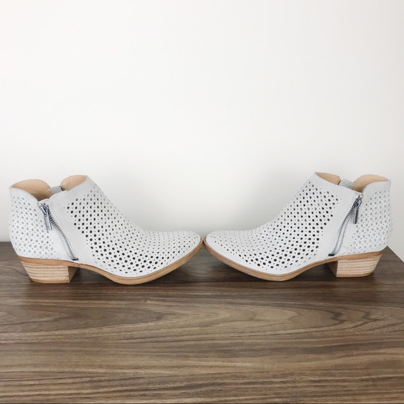 Lucky Brand Perforated Beige Zip Up Ankle Booties - Picture 6 of 11